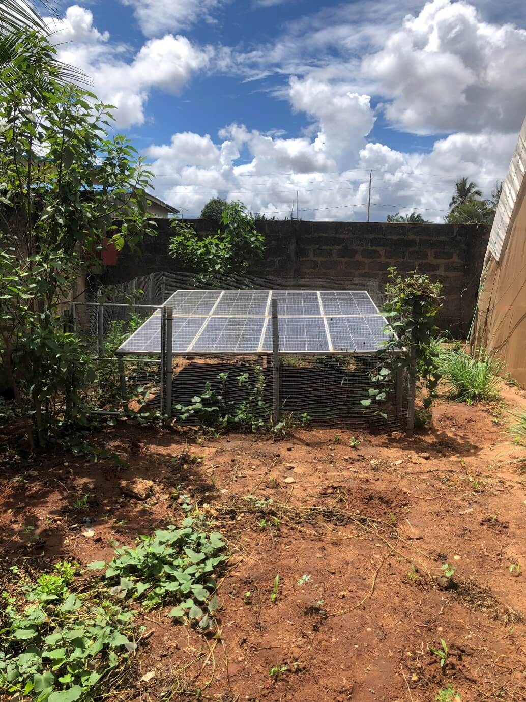 Les Tomates B & B, Benin